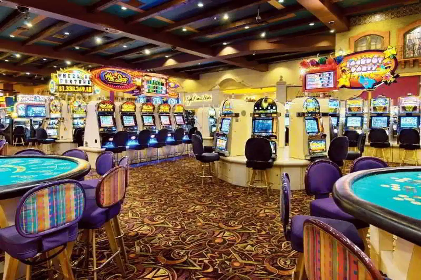 Harrah's Hotel & Casino Laughlin Bar