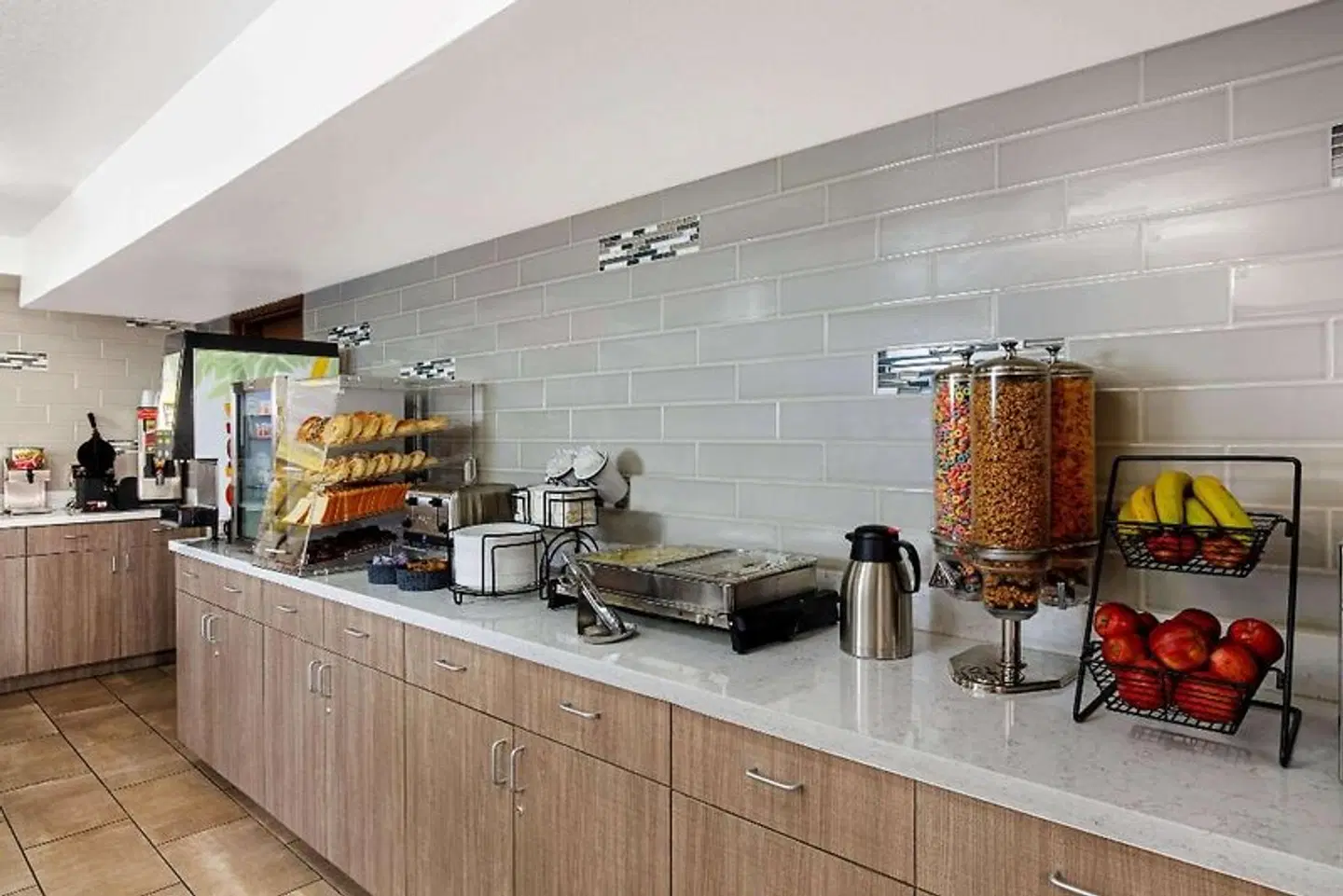 La Quinta Inn & Suites by Wyndham Las Vegas Red Rock Bar