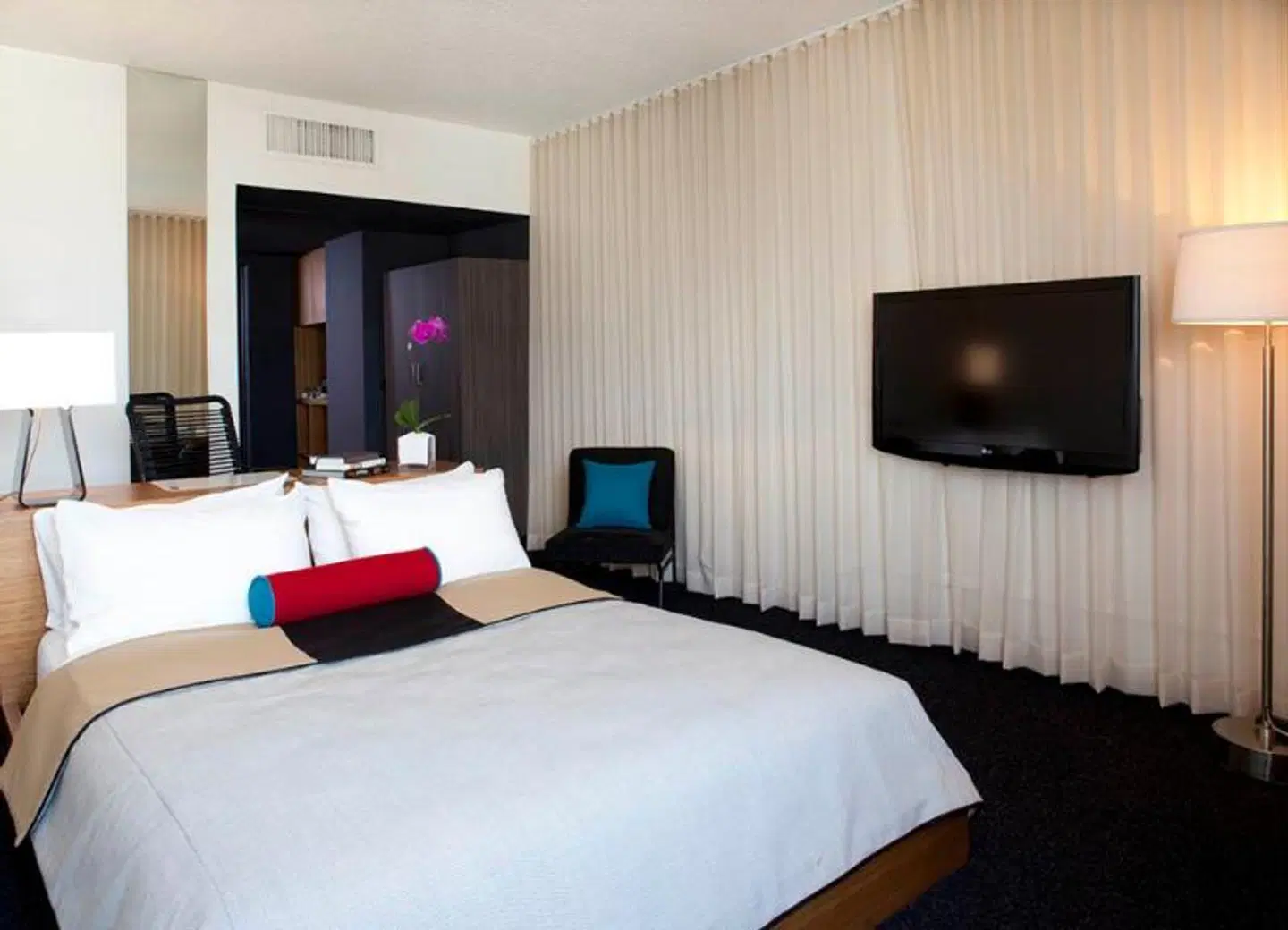 Hotel June ROOM_EXAMPLE