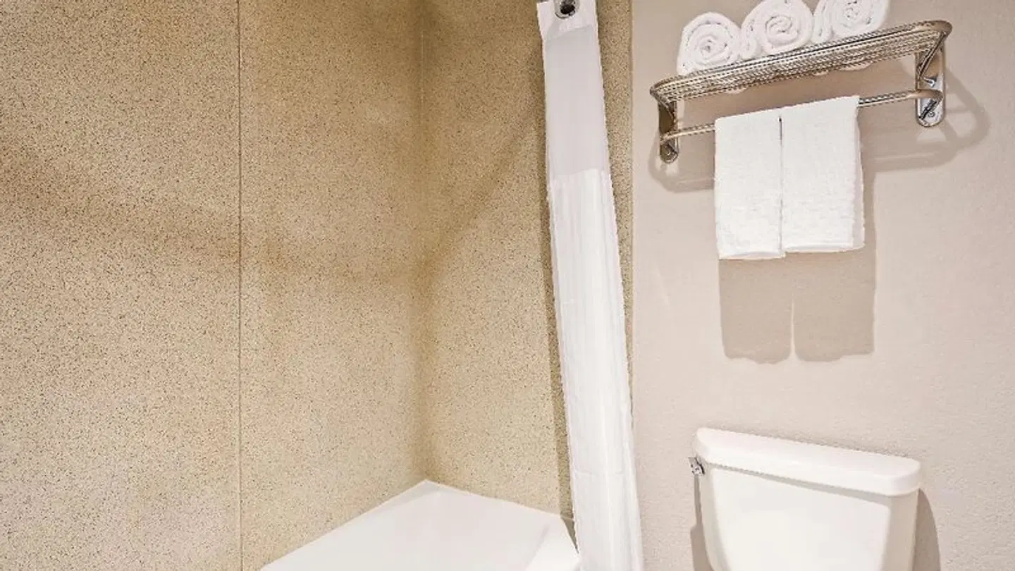 Best Western Galleria Inn, Redondo Beach Badezimmer