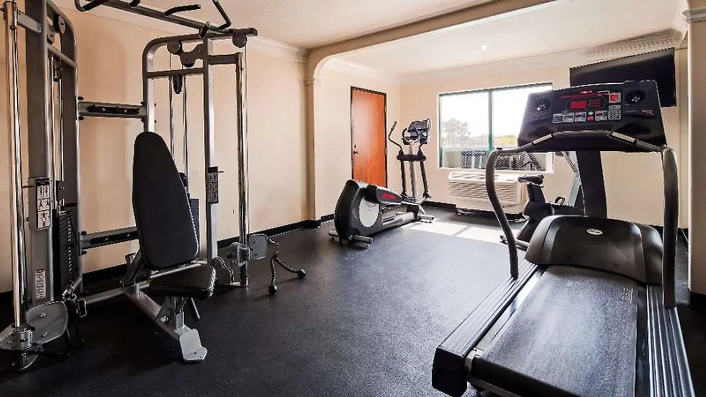 Best Western Plus Suites Hotel - LAX SPORTS_AND_LEISURE