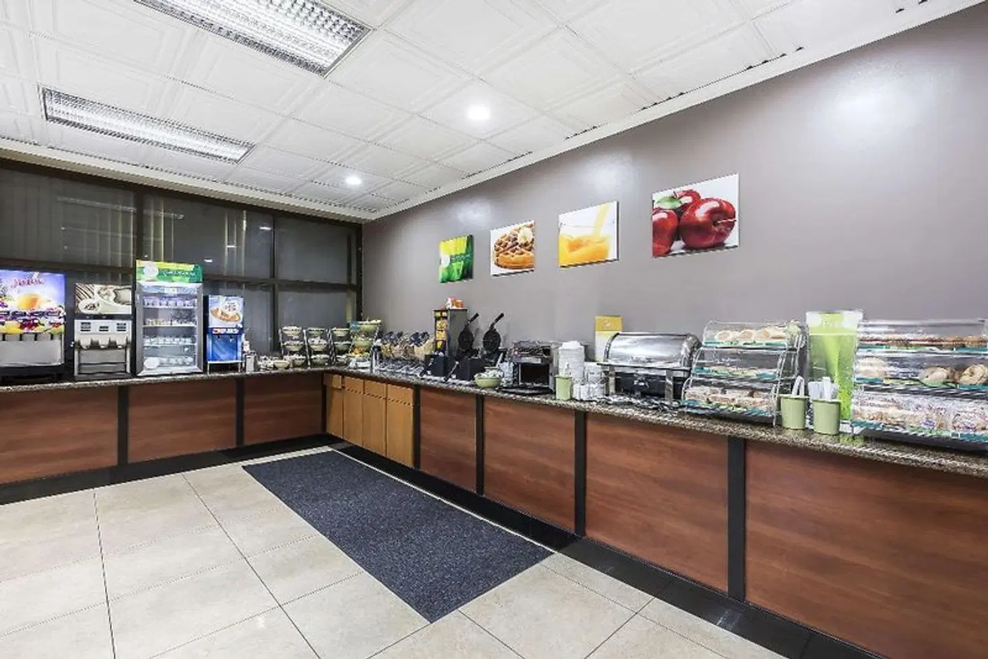 Comfort Inn & Suites LAX Airport Inglewood Bar