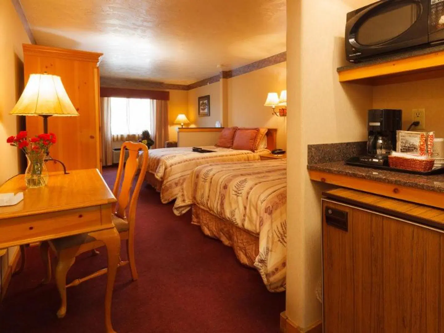 Quality Inn & Suites 49'er ROOM_EXAMPLE