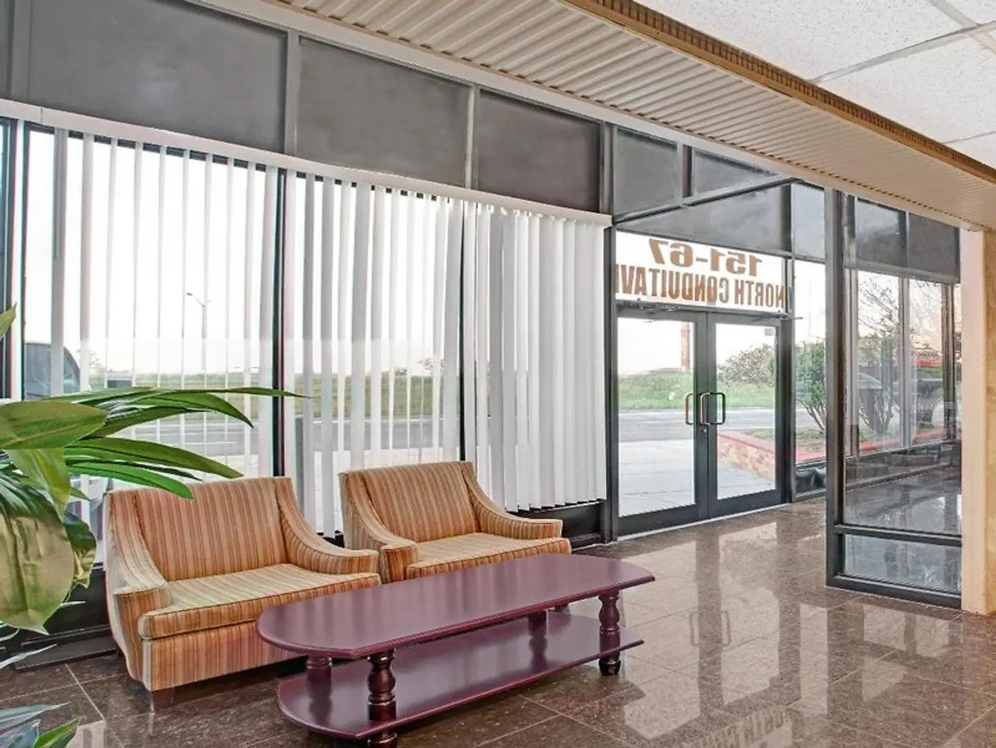 Super 8 by Wyndham, Jamaica North Conduit Terrasse