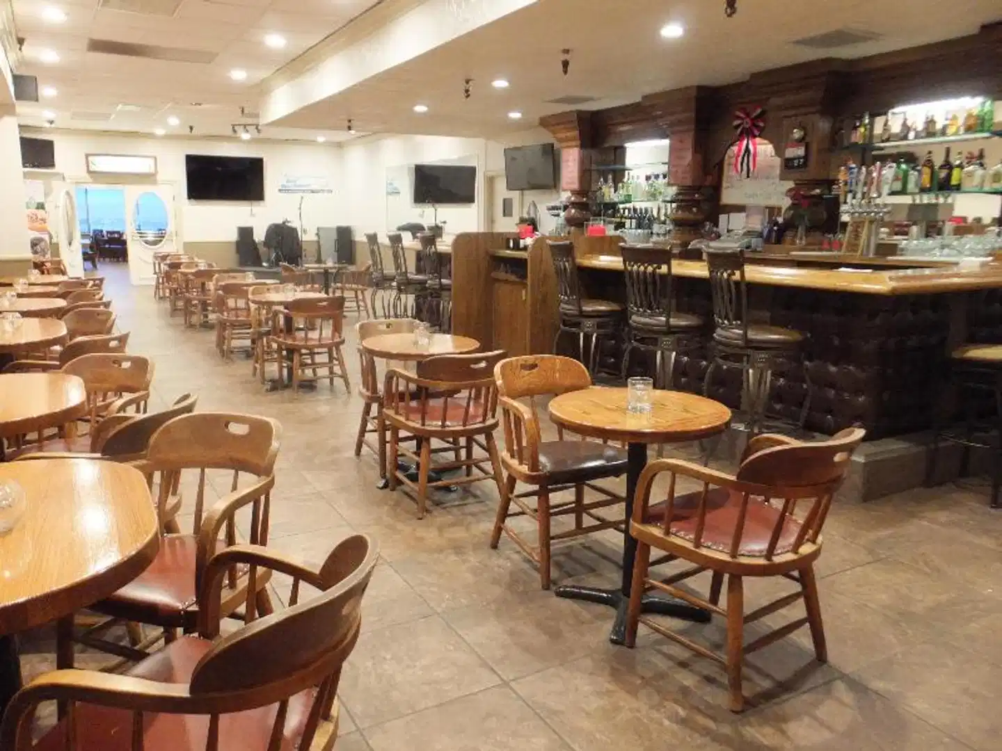 Quality Inn & Suites Lake Havasu City Bar