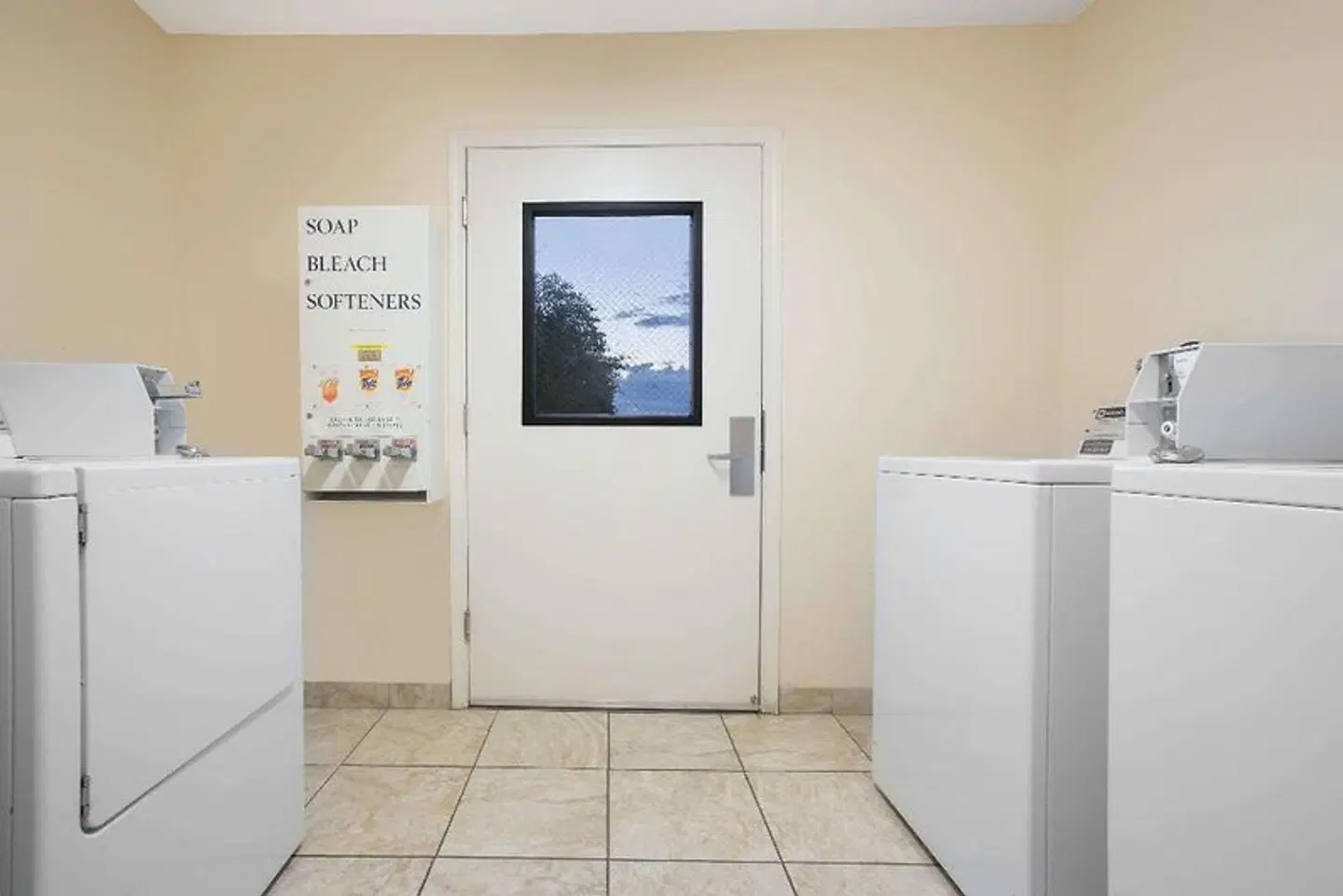 Days Inn by Wyndham Lake Havasu ROOM_EXAMPLE
