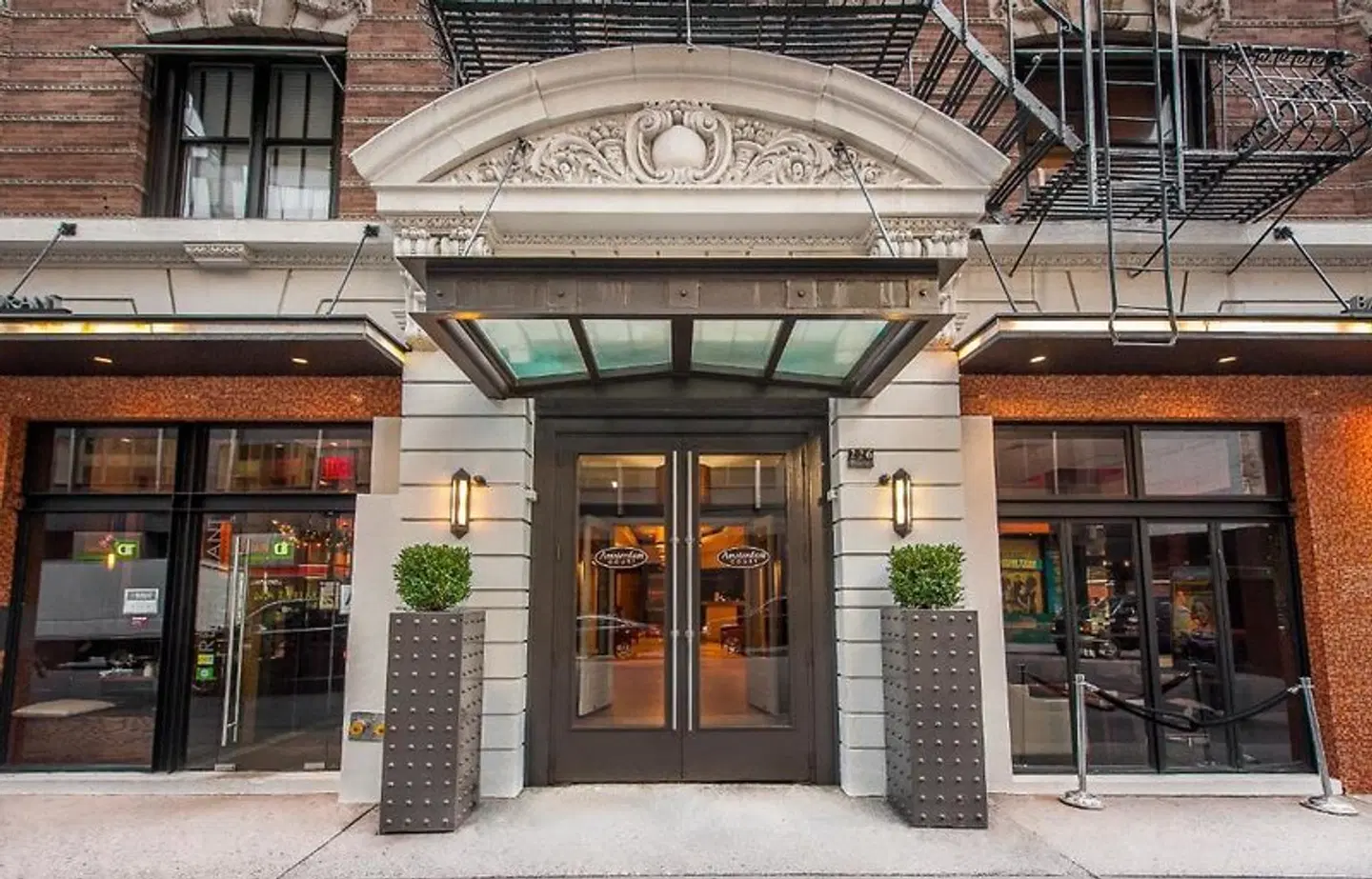 Square Hotel in Times Square EXTERIOR