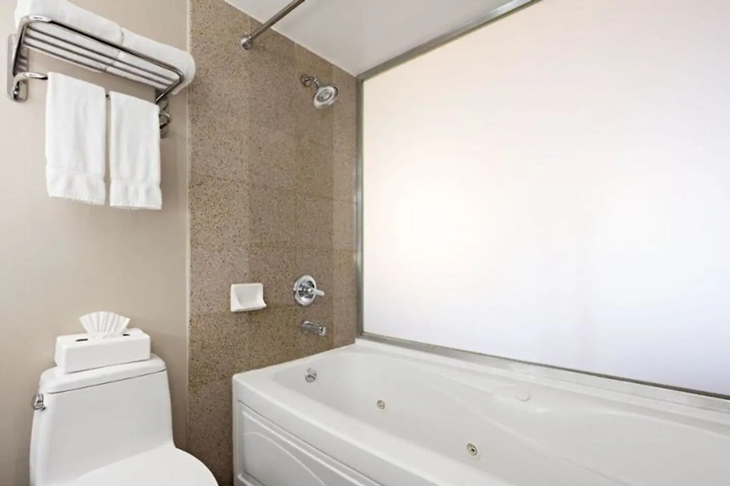 Holiday Inn Express New York-Brooklyn Badezimmer