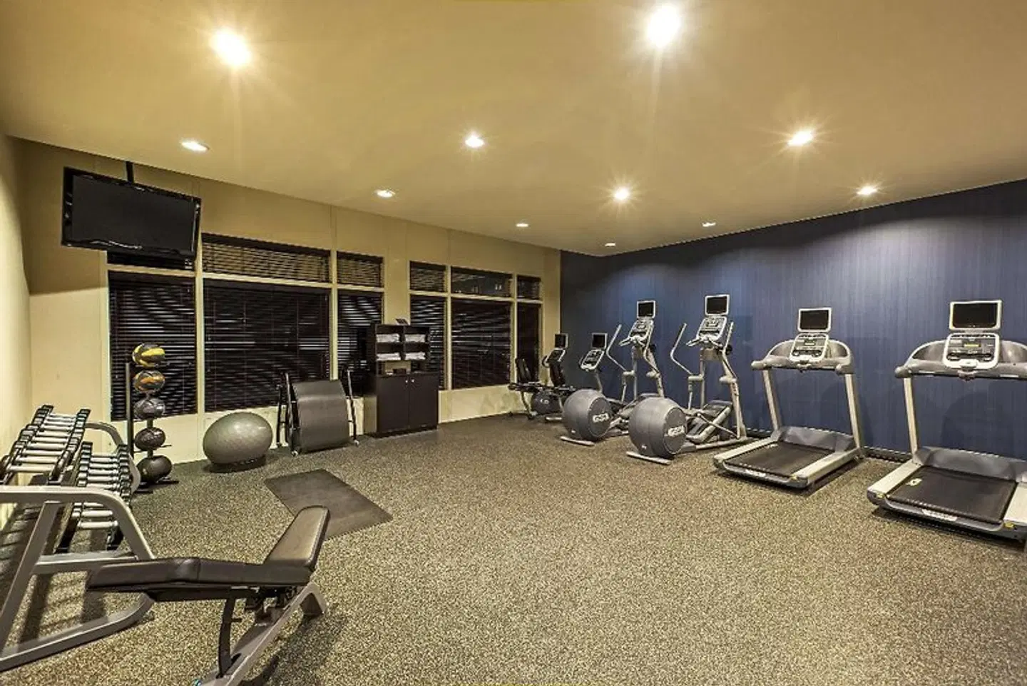 Hampton Inn New York - LaGuardia Airport SPORTS_AND_LEISURE