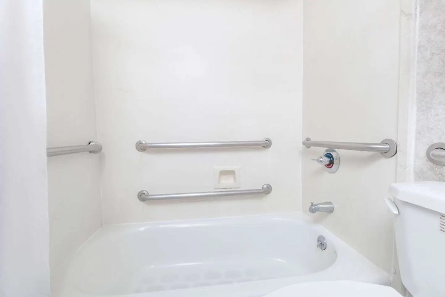Days Inn by Wyndham Los Angeles LAX/VeniceBch/Marina DelRay Badezimmer