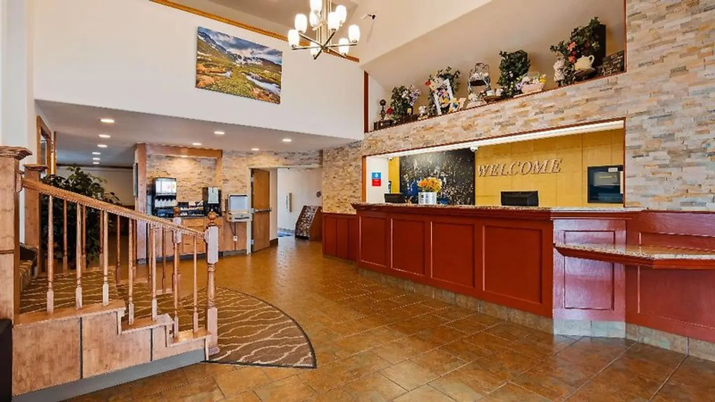 Best Western Plus Gardena Inn & Suites Bar