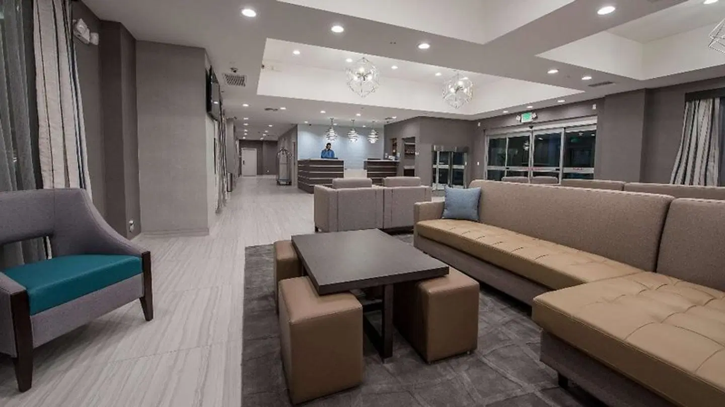 Best Western Plus Gardena Inn & Suites LOUNGE_LOBBY
