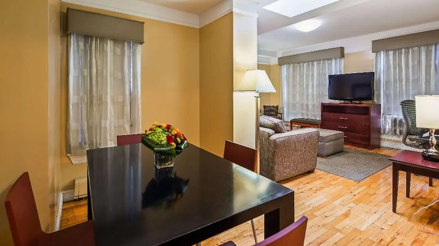 Best Western Plus Hospitality House Suites ROOM_EXAMPLE
