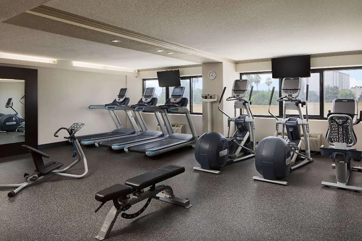 DoubleTree by Hilton Los Angeles Norwalk SPORTS_AND_LEISURE