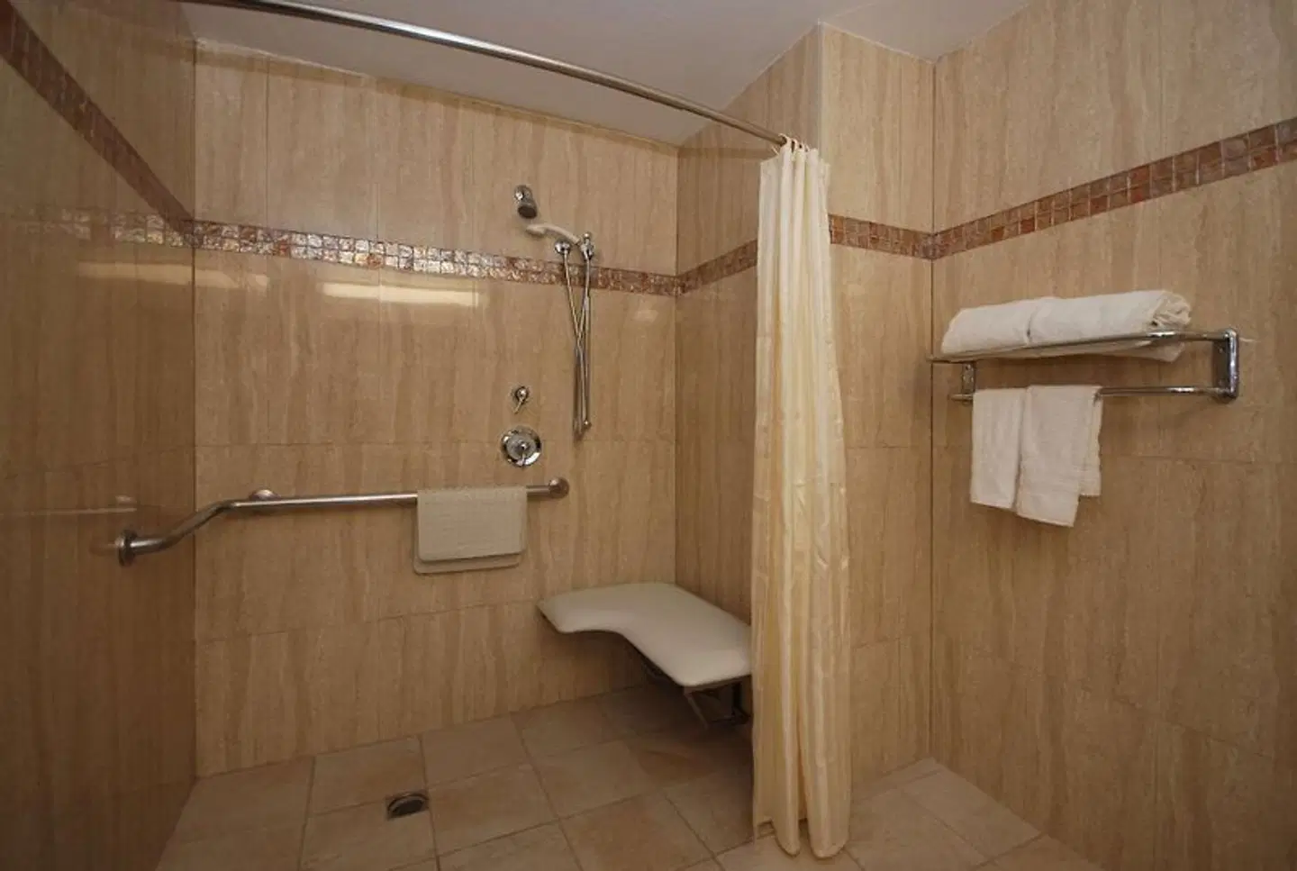 Best Western Los Angeles Worldport Hotel Badezimmer