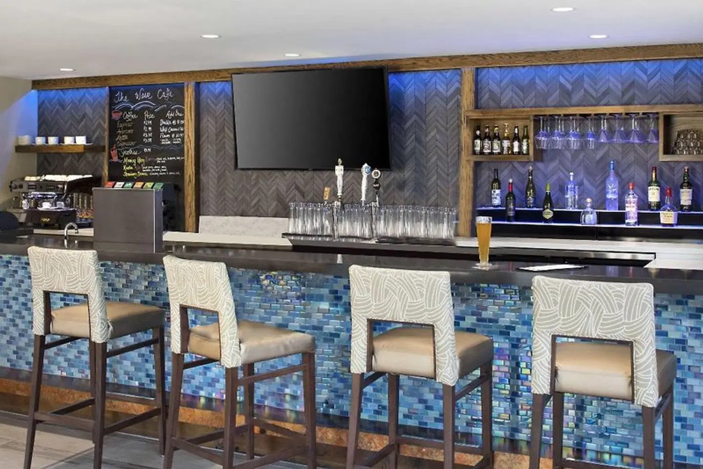 The Cove Hotel, an Ascend Hotel Collection Member Bar