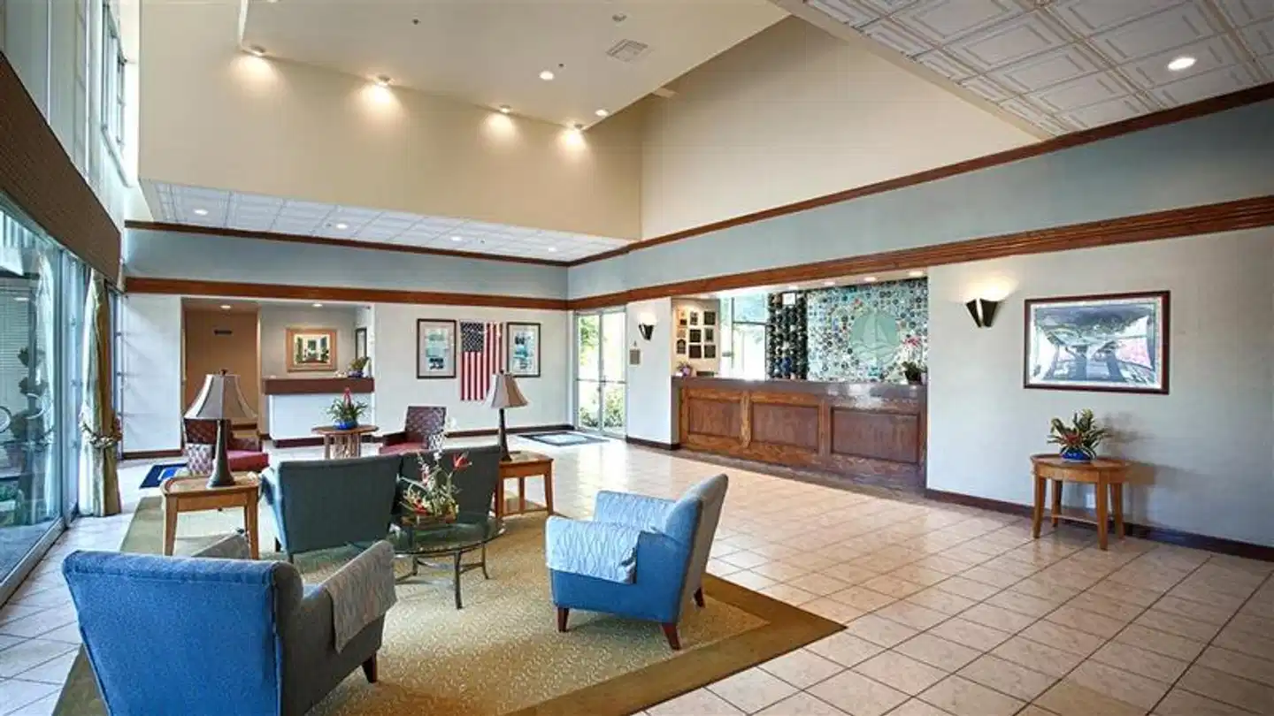 Best Western Golden Sails Lobby