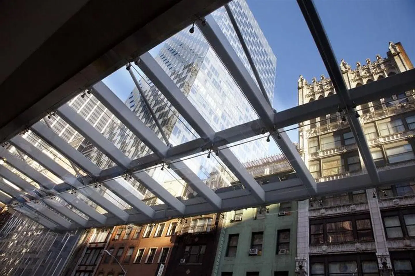 Hilton Garden Inn New York Times Square North EXTERIOR