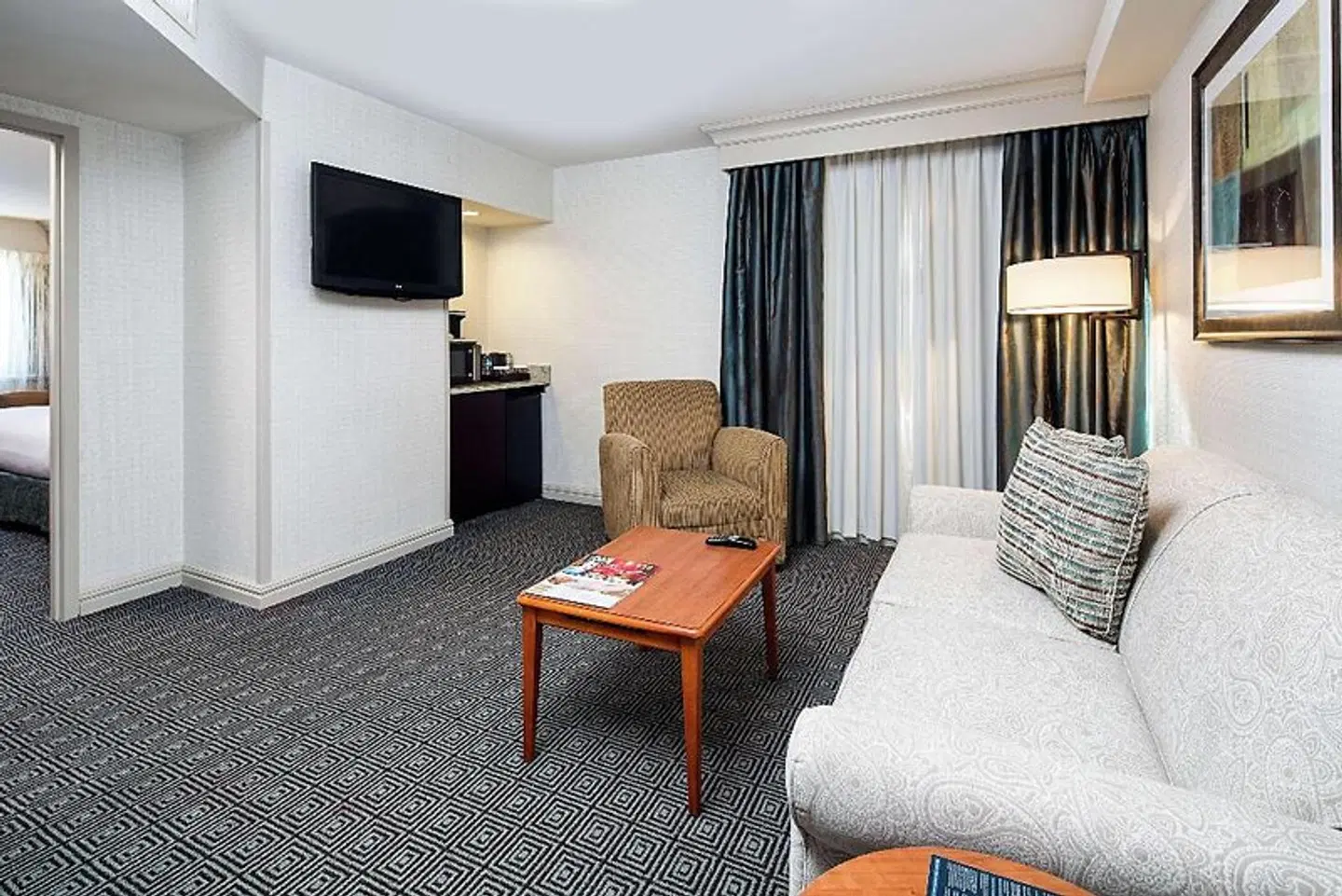 Hilton New York JFK Airport Hotel ROOM_EXAMPLE