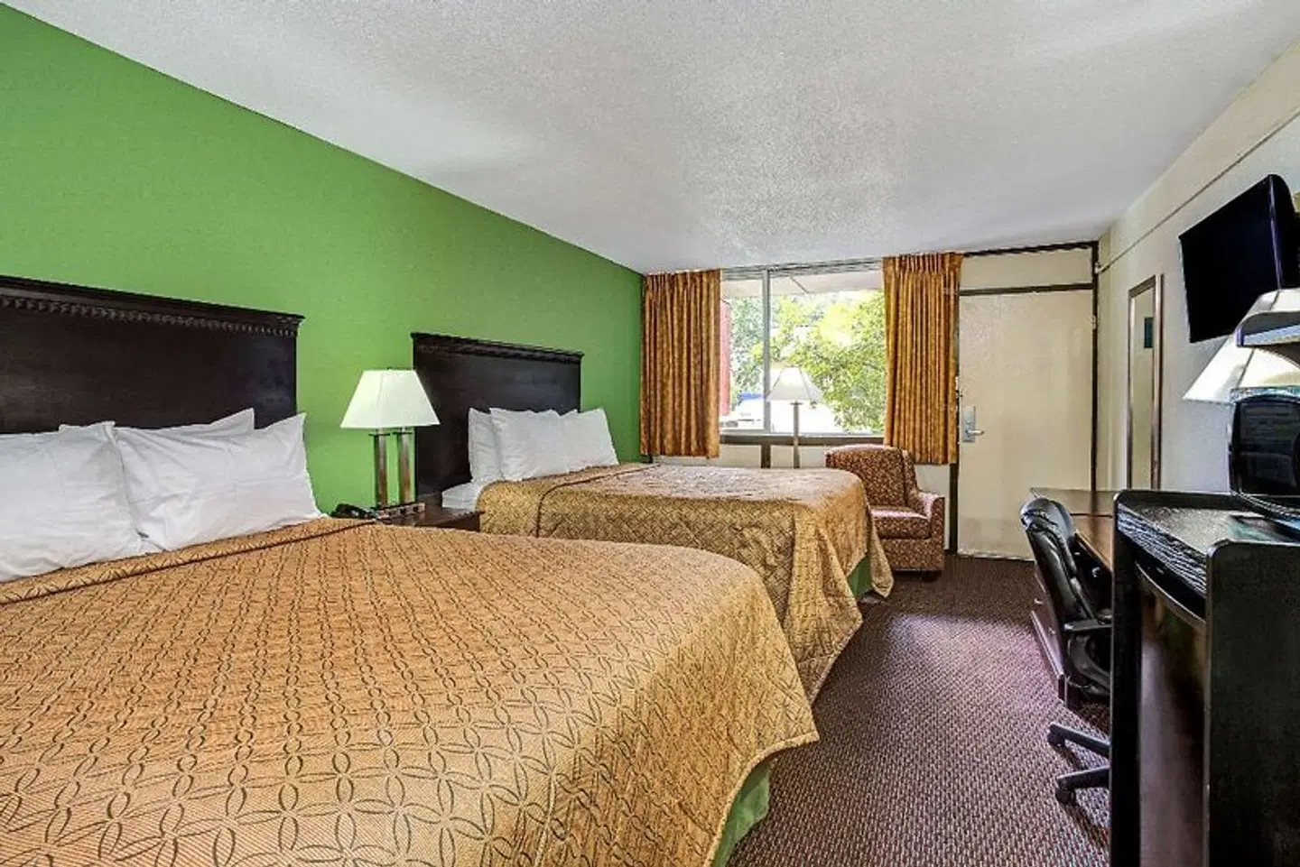 Days Inn by Wyndham Orlando Near Millenia Mall ROOM_EXAMPLE