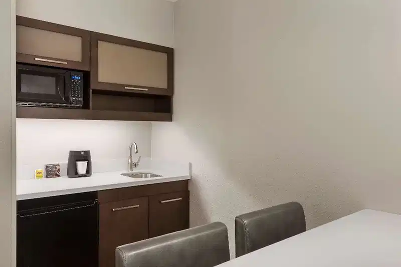 Ramada by Wyndham Suites Orlando Airport – Hotelfoto