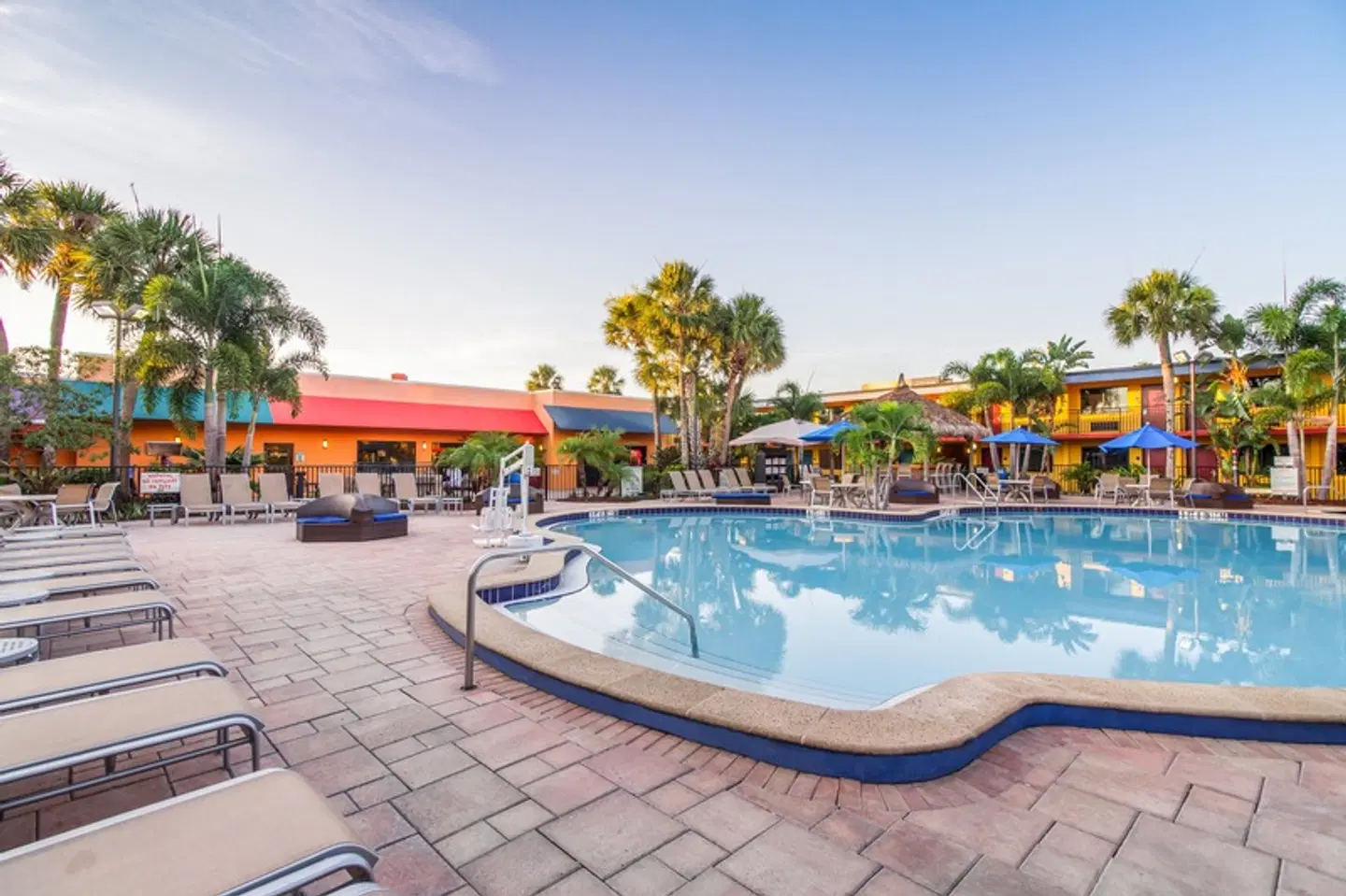 Coco Key Hotel & Water Park Resort OUTDOOR_POOL