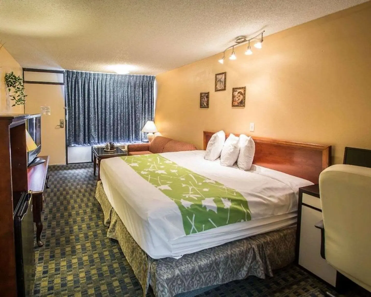 Quality Inn ROOM_EXAMPLE