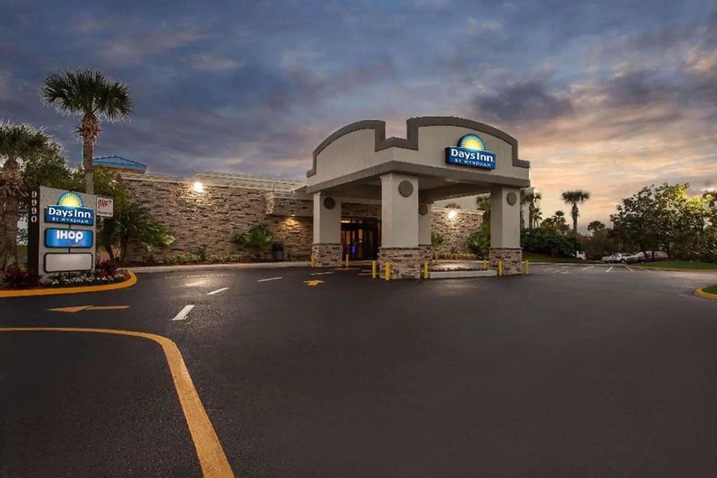 Days Inn by Wyndham Orlando Conv. Center/International Dr EXTERIOR