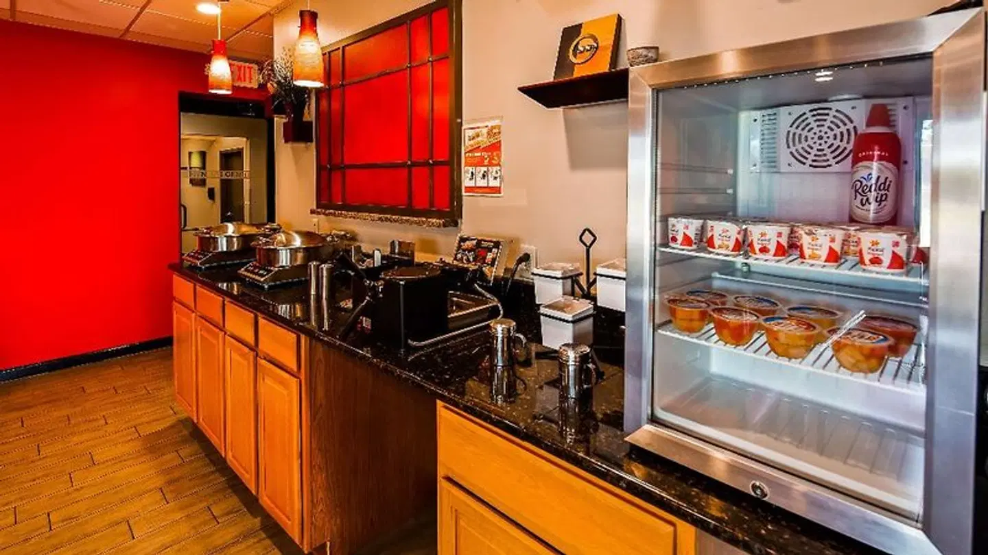 Best Western Plus Gen X Inn Restaurant