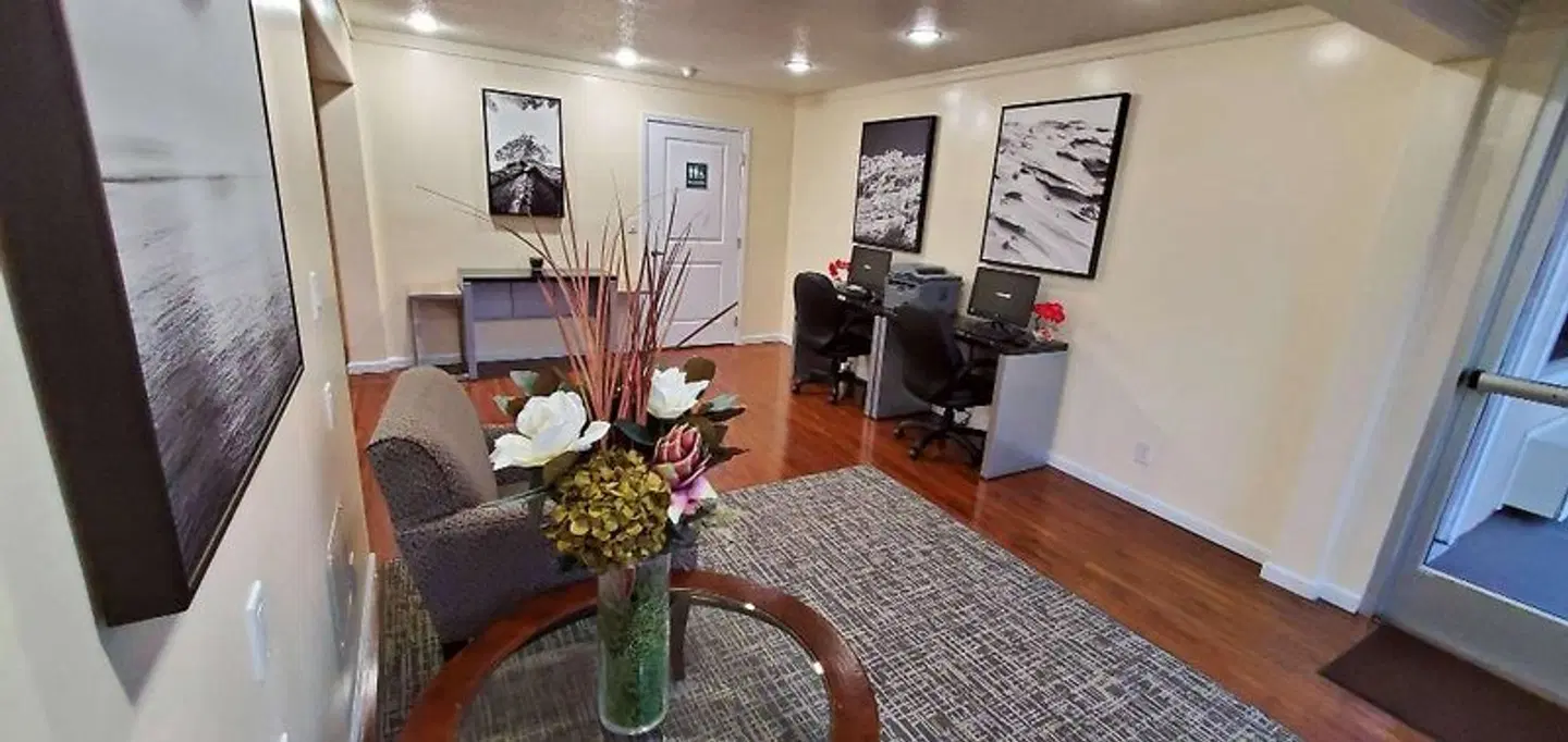 Best Western PLUS Northwoods Inn LOUNGE_LOBBY