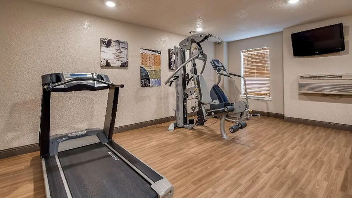 Best Western PLUS Bayshore Inn SPORTS_AND_LEISURE