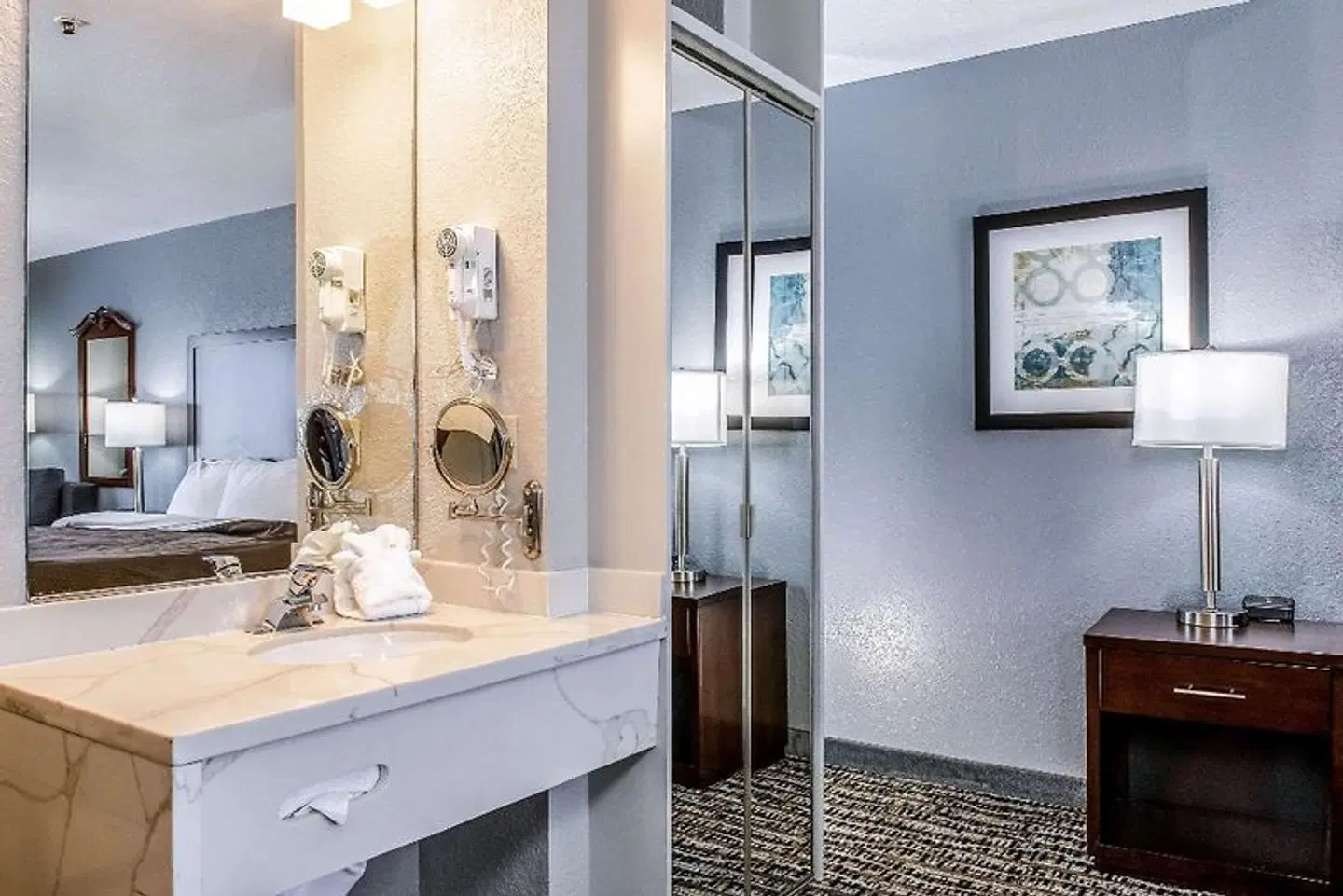 Clarion Hotel By Humboldt Bay Badezimmer