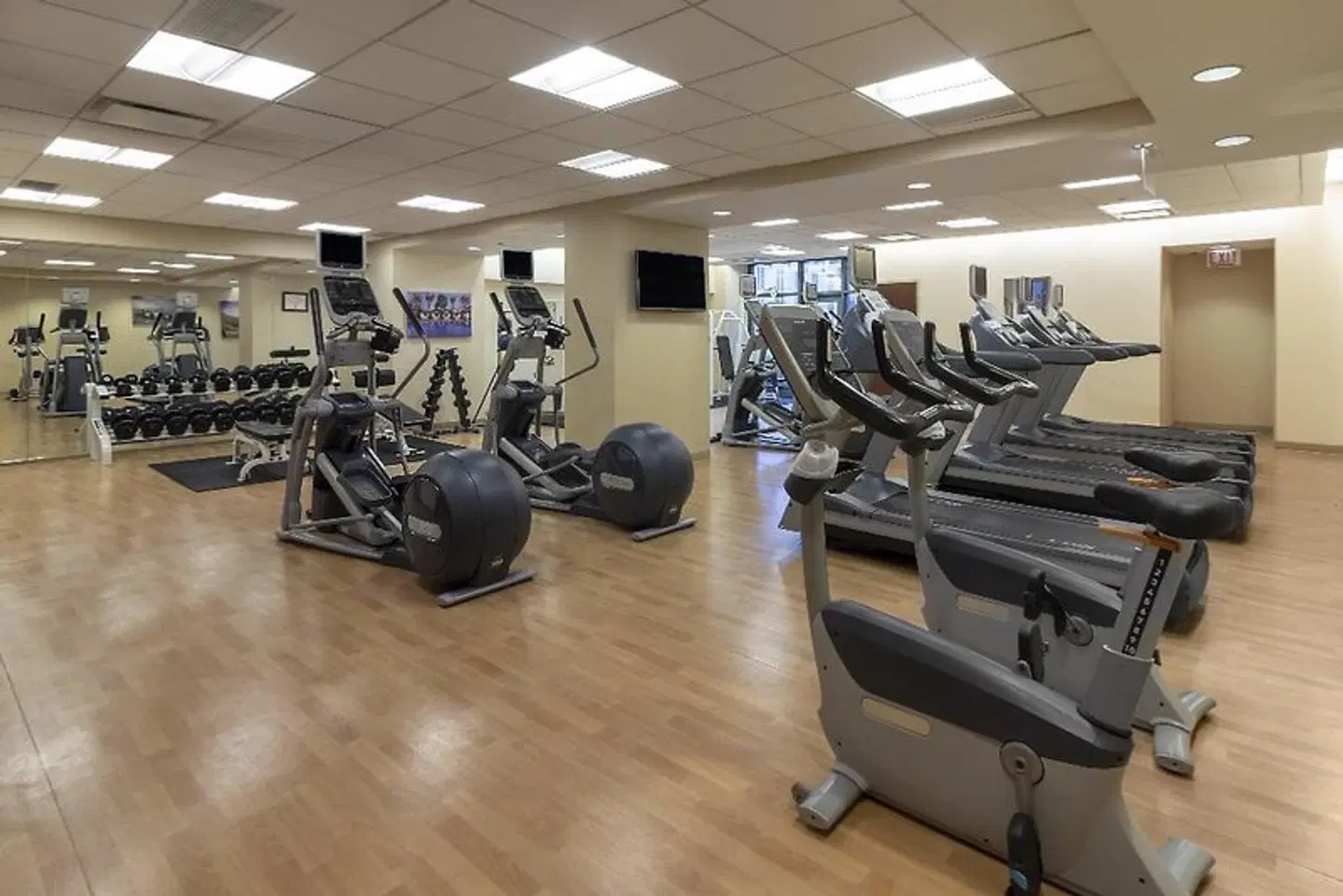 Omni Chicago Hotel SPORTS_AND_LEISURE