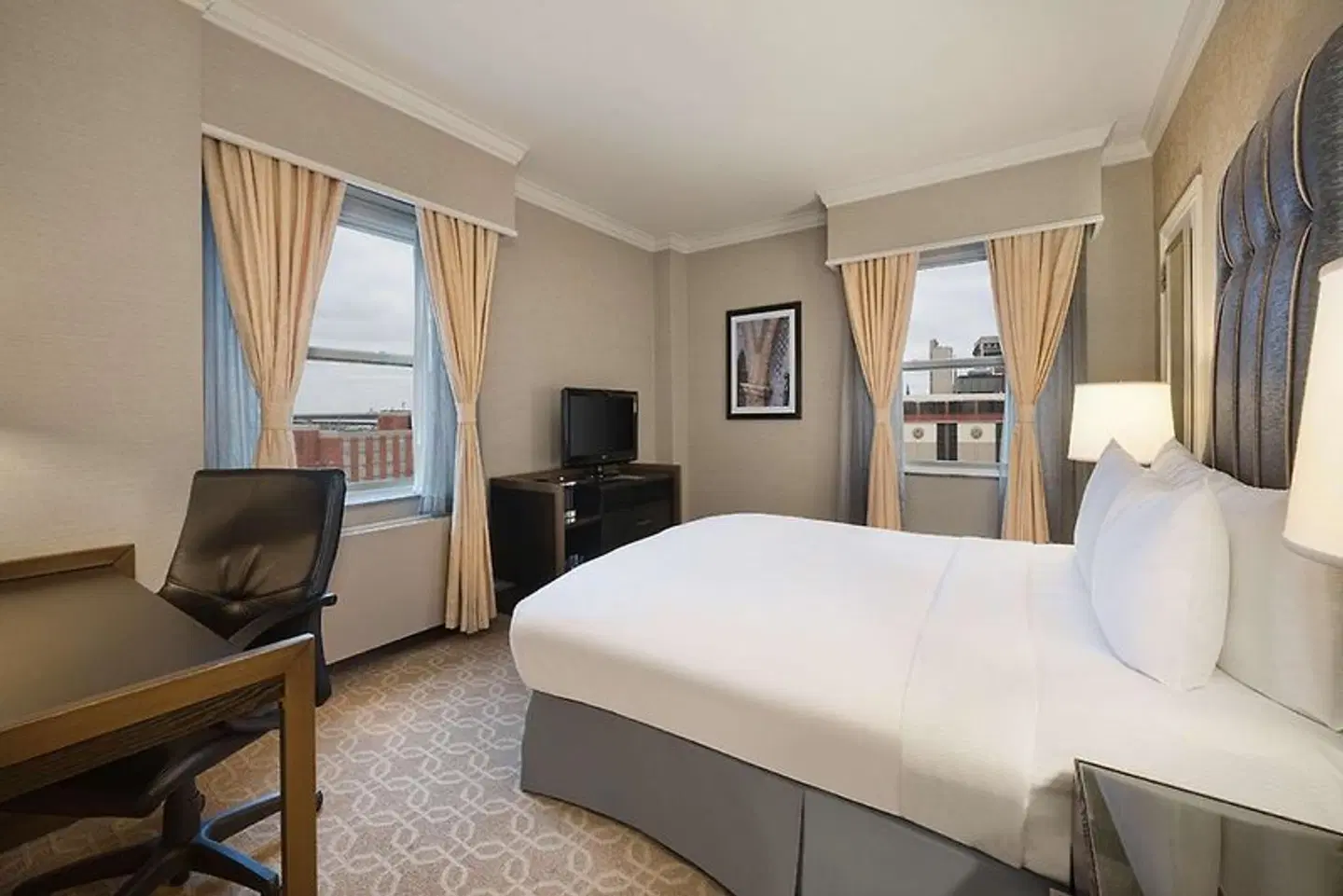Hilton Milwaukee City Center ROOM_EXAMPLE
