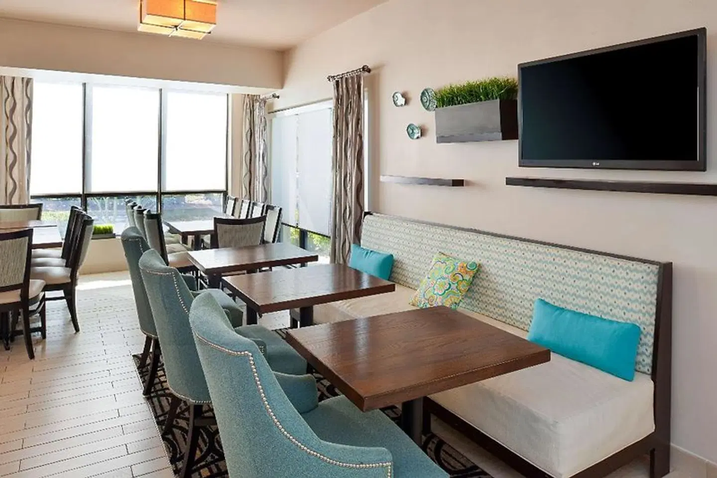 Hampton Inn Vero Beach ROOM_EXAMPLE