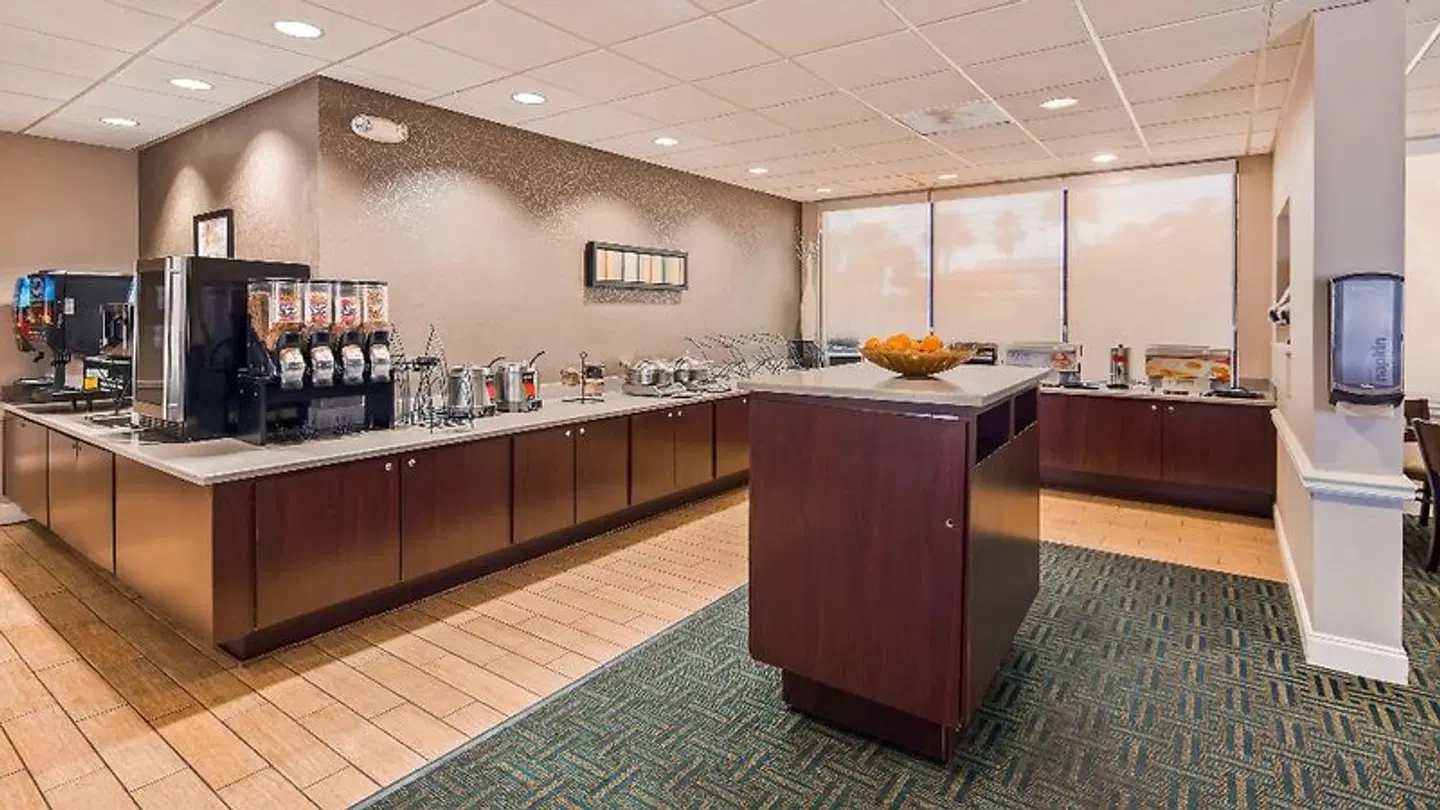 Best Western Cocoa Beach Hotel & Suites Restaurant