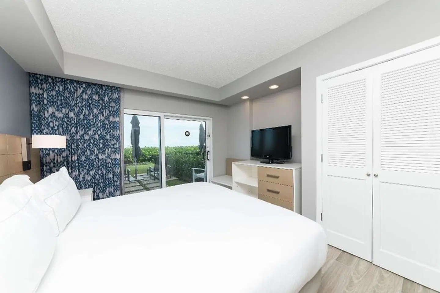 DoubleTree Suites by Hilton Melbourne Beach Oceanfront ROOM_EXAMPLE