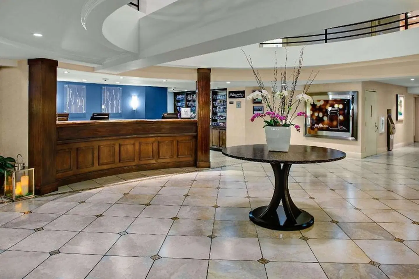 Hilton Garden Inn Monterey LOUNGE_LOBBY