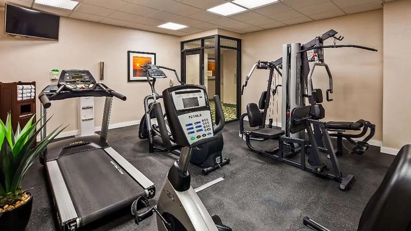 Best Western Plus Kendall Hotel & Suites SPORTS_AND_LEISURE