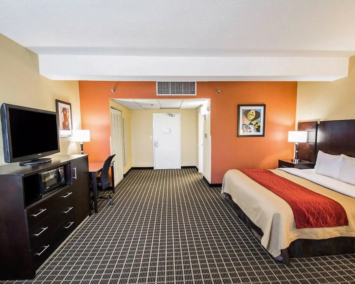 Clarion Inn & Suites Miami Airport ROOM_EXAMPLE