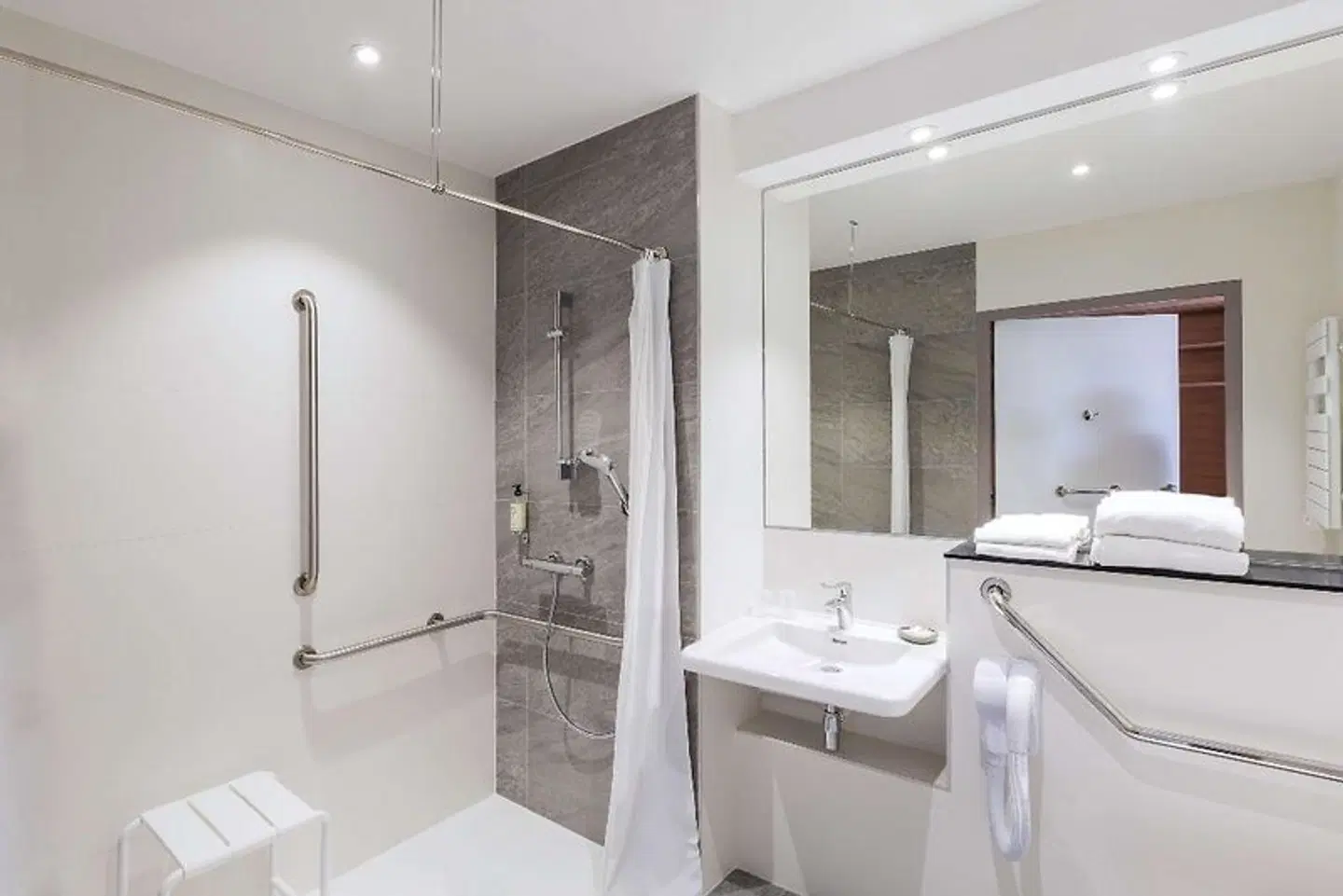 Best Western Plus Miami Airport North Hotel & Suites Badezimmer