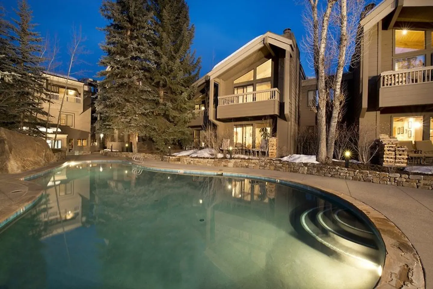 The Gant OUTDOOR_POOL