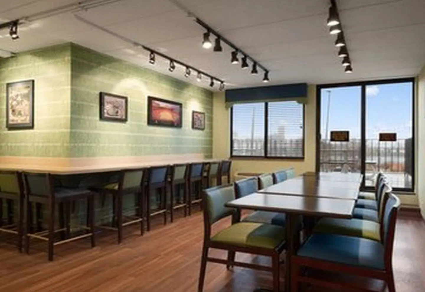 Days Hotel by Wyndham University Ave SE Konferenz