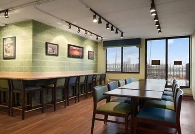 Days Hotel by Wyndham University Ave SE – Hotelfoto