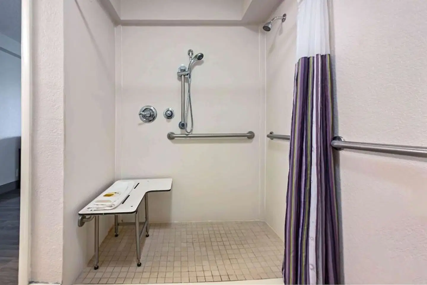 La Quinta Inn West Palm Beach - City Place Badezimmer