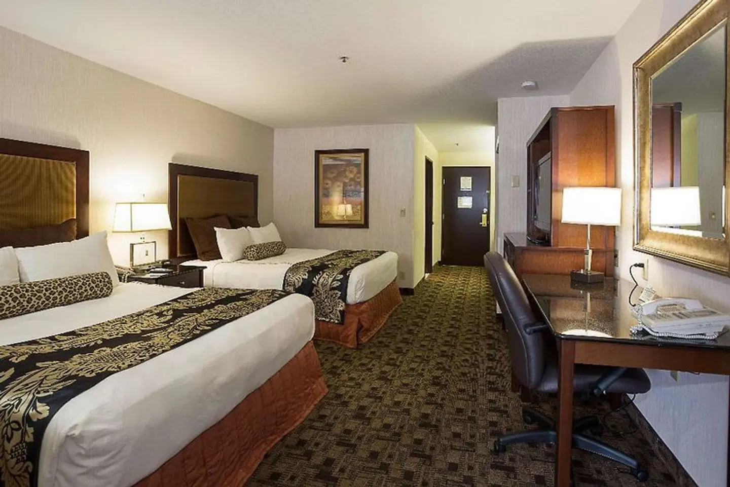 Shilo Inn Portland Airport ROOM_EXAMPLE