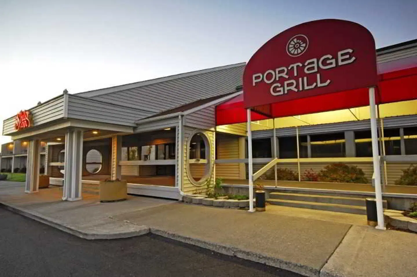 Shilo Inns Suites The Dalles EXTERIOR