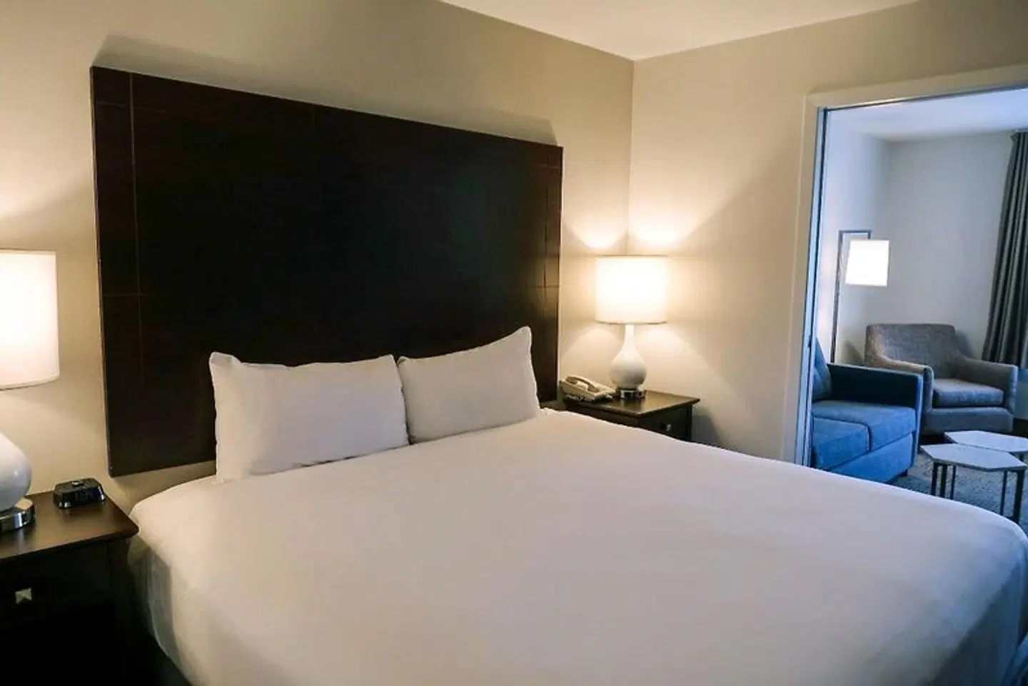 Oxford Suites Portland - Jantzen Beach ROOM_EXAMPLE