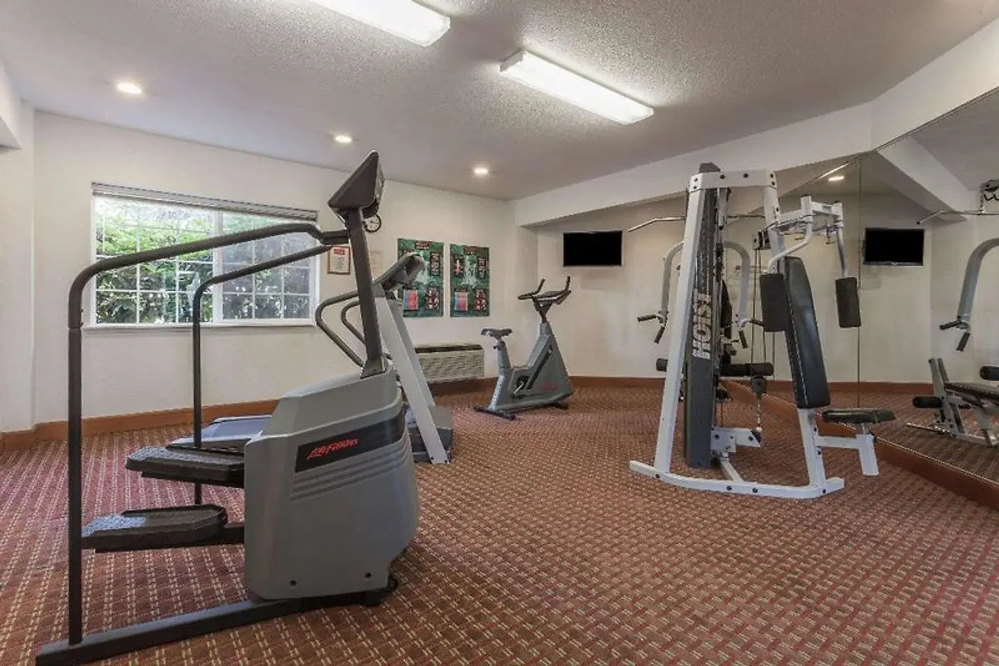 Ramada by Wyndham Portland SPORTS_AND_LEISURE