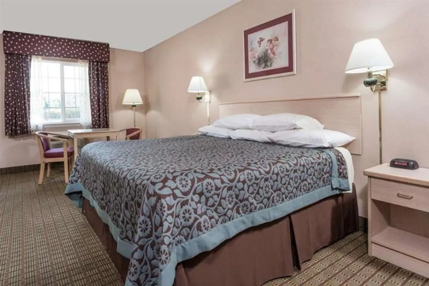 Days Inn by Wyndham Portland Central ROOM_EXAMPLE
